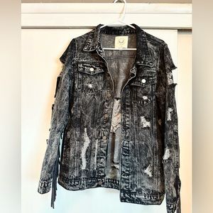 Super cute fringe Jean jacket.
